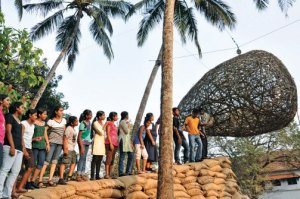 Visitors waiting to see an installation by  the bangalore artisit Srinivasa(AFP- Getty image)