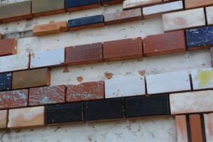 des éléments décoratifs ont été prélevés