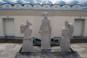 Autrefois face à la mer, désormais face à un mur après la construction d'un nouveau bâtiment