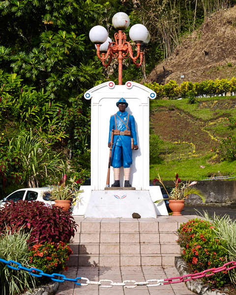 Jean - Baptiste Barret Photo du monument aux morts de Fond Saint - Denis réalisé par Louis Reminy