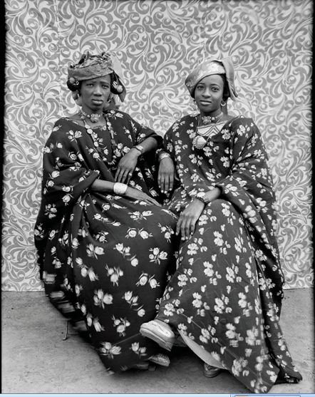 Seidou Keïta, sans titre, 1956, tirage argentique moderne, 60 X 50 cm