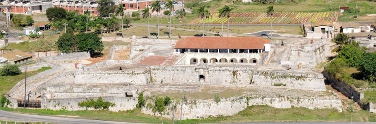 vue-aerienne-du-chateau-de-san-severino-musee-de-la-route-de-lesclavage-photo-web-2009-phtographe-julio-larramendi